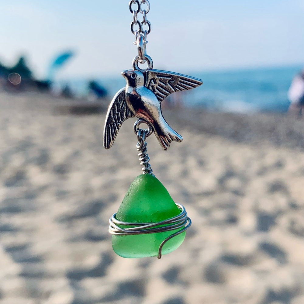 Tropical Sparrow Seaglass Necklace - Picture 7 of 8